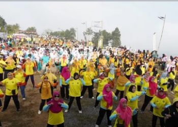 Senam dan jalan sehat diacara hari jadi Kabupaten Sukabumi, masyarakat sangat antusias