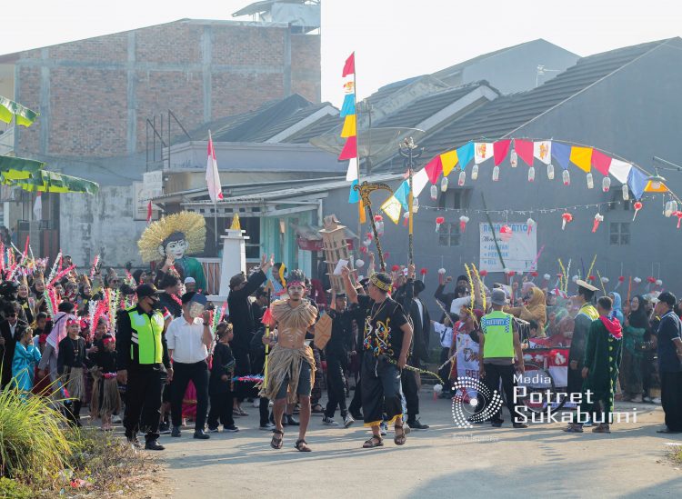 Karnaval Baju Adat Indonesia Memeriahkan Perayaan 17 Agustus 2024 di Perumahan Bukit Cidahu Asri