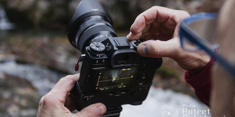 Panduan Lengkap Menggunakan Kamera Mirrorless