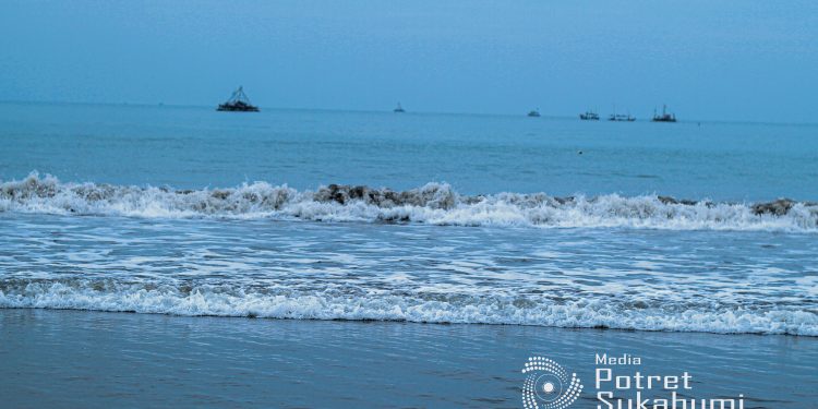 Surga Pesisir di Sukabumi : Liburan di Pelabuhan Ratu