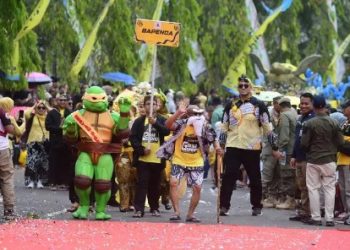 ADA KURA KURA NINJA DI FESTIVAL BUNGA KAB. SUKABUMI