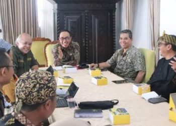 SEKDA TERIMA YAYASAN BUMI KARUHUN KADUDAMPIT, BAHAS FESTIVAL NUSANTARA ” AKU DAN BAMBU”