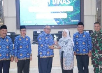 RAPAT DINAS OKTOBER, BUPATI SUKABUMI TERIMA PENGHARGAAN DARI PUSAT DAN PROVINSI