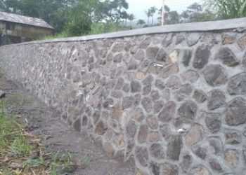 Disbidpora Kab. Sukabumi bangun TPT lapang sepak bola sekarwangi