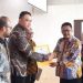 SERAH TERIMA BEASISWA BUPATI 2025, BUPATI SUKABUMI” MANFAATKAN AMANAH INI UNTUK KEBAIKAN DIMASA DEPAN”