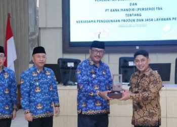 RAPAT DINAS, BUPATI BAHAS PENANGANAN BENCANA, LALULINTAS MUDIK DAN KETERSEDIAAN PANGAN