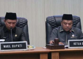 PARIPURNA DPRD, PENYAMPAIAN PANDANGAN UMUM FRAKSI TERHADAP NOTA PENGANTAR RAPERDA PAJAK DAN RETRIBUSI