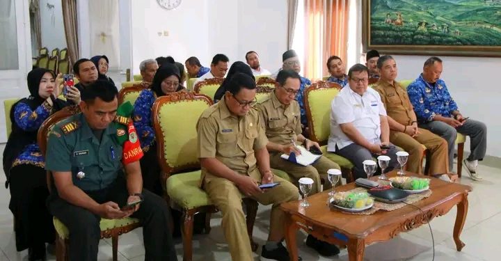 RAKOR PENGENDALIAN INFLASI, SEKDA TEGASKAN PEMKAB SUKABUMI MENDUKUNG PROGRAM STARTEGIS PUSAT