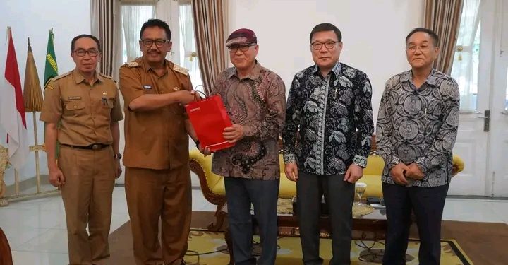 AUDIENSI, BUPATI BAHAS BEASISWA KULIAH UNIVERSITY OF GYEONGNAM NAMHAE