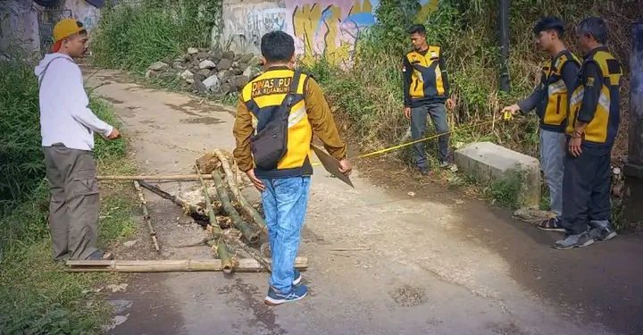 Warga Keluhkan Jalan Rusak, Dinas PU Sukabumi Turun Tangan