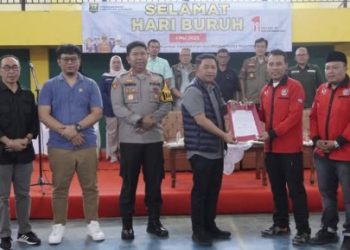 MAYDAY, WABUP SUKABUMI H. ANDREAS TERIMA ASPIRASI BURUH