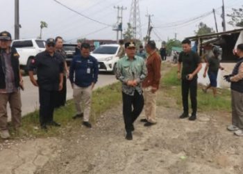 Wabup Sukabumi tinjau ruas jalan eksisting dan daerah terdampak bencana di Ciambar