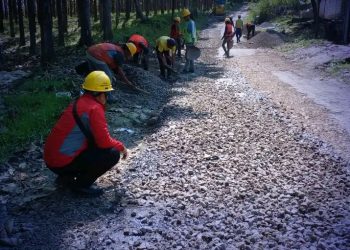Dinas PU Sukabumi Perbaiki Jalan Pasirsuren–Cikidang Sepanjang 235 Meter