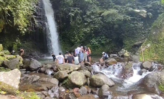 Curug Dua Undak di Cidahu, Surga Tersembunyi di Sukabumi yang Wajib Dikunjungi!