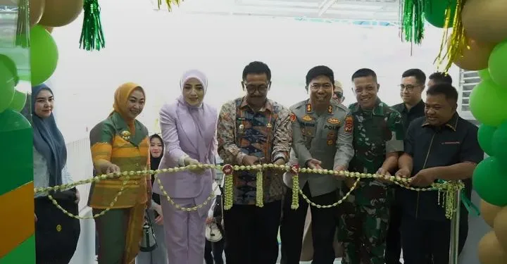 Bupati Sukabumi Hadiri Grand Opening Ratu Freshmart dan Meresmikan SPPG Palabuhanratu 2 dan 3
