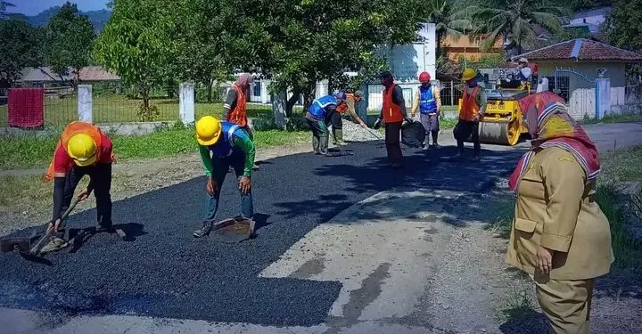 PU Rampungkan Pemeliharaan Jalan di Sagaranten, Habiskan Rp 294 Juta Demi Mobilitas Warga