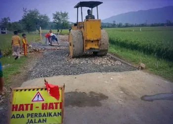 Pemerintah Kabupaten Sukabumi Rekonstruksi Jalan Nyomplong–Ciwaru, Anggaran Capai Rp 1,8 Miliar Demi Dukung Aksesibilitas Wilayah Selatan