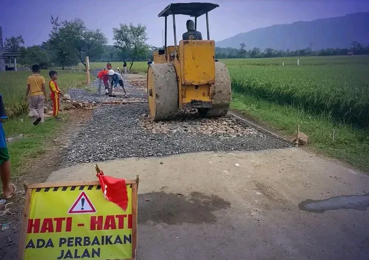 Pemerintah Kabupaten Sukabumi Rekonstruksi Jalan Nyomplong–Ciwaru, Anggaran Capai Rp 1,8 Miliar Demi Dukung Aksesibilitas Wilayah Selatan
