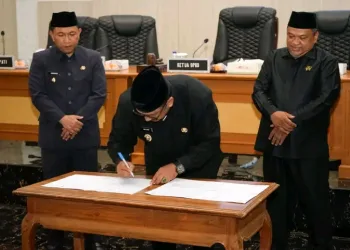 BUPATI HADIRI PARIPURNA DPRD: TAHAP AKHIR PENYEMPURNAAN RAPERDA APBD 2024