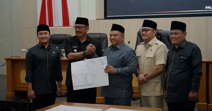DPRD SUKABUMI SAHKAN DUA RAPERDA STRATEGIS, TEGASKAN KOMITMEN TRANSPARANSI DAN KESIAPAN PILKADA 2029