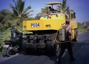PEMKAB SUKABUMI GENJOT INFRASTRUKTUR: REKONSTRUKSI JALAN CIMAHI–BOJONG PANJANG DI CIKEMBAR DITINGKATKAN