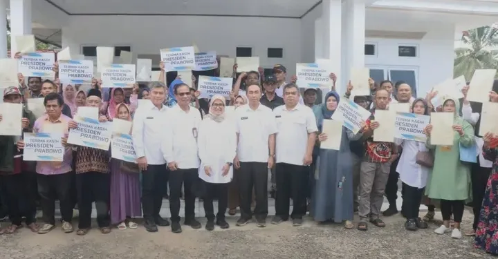 Pemkab Sukabumi Dukung Penyerahan Sertifikat Hak Milik bagi Warga Transmigrasi Lokal