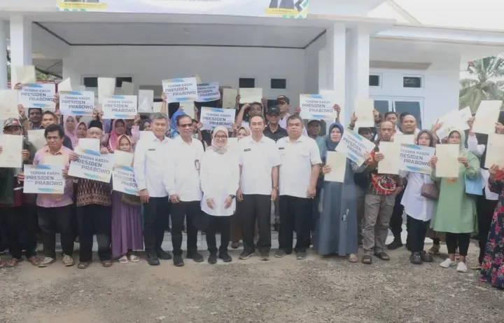 Pemkab Sukabumi Dukung Penyerahan Sertifikat Hak Milik bagi Warga Transmigrasi Lokal