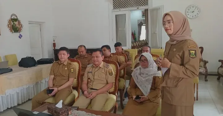 Sekda Sukabumi Pimpin Rakor Virtual Verifikasi Data Perizinan dan Sosialisasi Aplikasi Si LEVIS