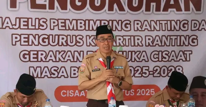 Sekda Sukabumi Lantik Pengurus Pramuka Cisaat, Tekankan Sikap Sigap dan Peduli