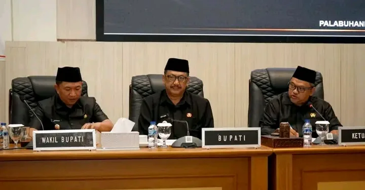 Bupati Sukabumi Apresiasi Pandangan Umum Fraksi DPRD Terkait Raperda Perubahan APBD 2025