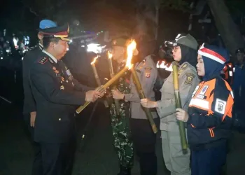Semarak Upacara Taptu Jelang HUT ke-80 RI, Pemkab Sukabumi Gelar Pawai Obor Meriah