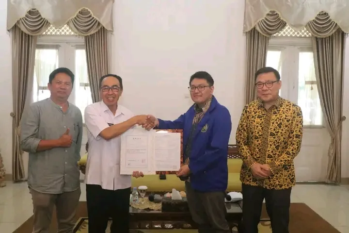 Sekda Sukabumi Lepas 4 Mahasiswa ke Korea Selatan, Pesan Jaga Iman dan Nama Baik Daerah