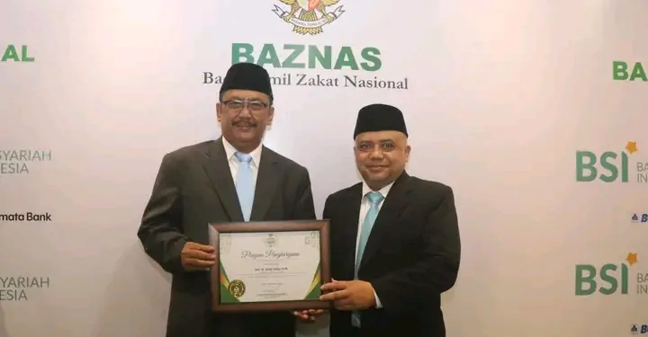 Bupati Sukabumi H. Asep Japar Dianugerahi Baznas Award 2025