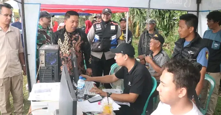 Wabup Sukabumi Hadiri HUT ke-61 Desa Pondokkaso Landeuh, Tinjau Layanan Publik