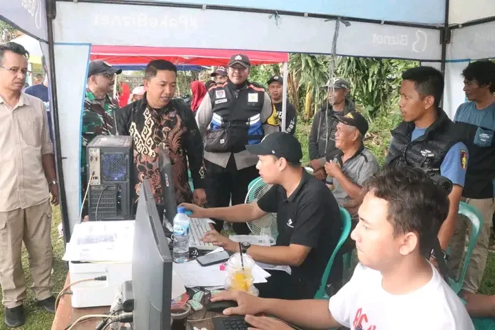 Wabup Sukabumi Hadiri HUT ke-61 Desa Pondokkaso Landeuh, Tinjau Layanan Publik