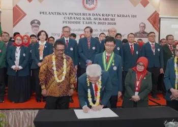 IDI Sukabumi Resmi Dilantik, Bupati Dorong Kolaborasi Demi Kesehatan Masyarakat