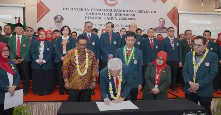 IDI Sukabumi Resmi Dilantik, Bupati Dorong Kolaborasi Demi Kesehatan Masyarakat