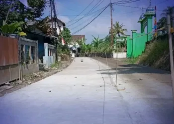 Dinas PU Sukabumi Betonisasi Jalan Benda–Duren Gede di Cicurug