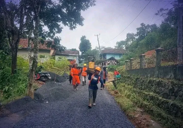 Rekonstruksi Jalan Bojongjengkol–Miramontana Capai 45 Persen
