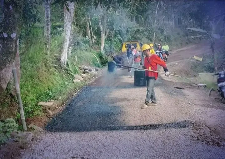 Rekonstruksi Jalan Sagaranten–Pasirbandung Capai 50 Persen