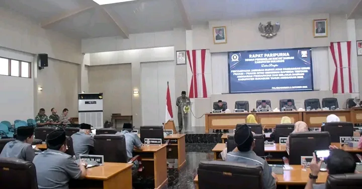 Bupati Sukabumi Jawab Pandangan Fraksi DPRD soal Raperda APBD 2026