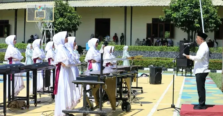 Wabup Sukabumi Lepas Corps Putri Assalam ke Ajang Marching Band Internasional