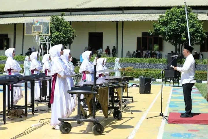 Wabup Sukabumi Lepas Corps Putri Assalam ke Ajang Marching Band Internasional