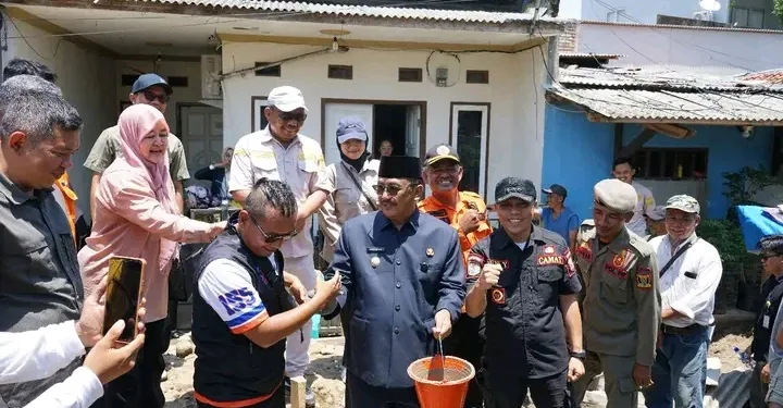 Bupati Asep Japar Resmikan Pembangunan Rumah Panggung untuk Korban Bencana