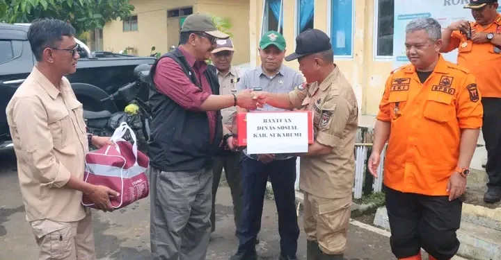 Bupati Sukabumi Turun Langsung ke Lokasi Banjir di Cisolok