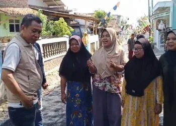 ‘Leucir ngageleser’ jalan di RW 08 diperbaiki Disperkim, Kades Ciheulangtonggoh dan Warga ucapkan terimakasih