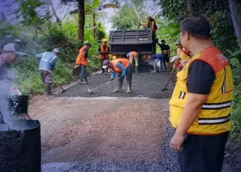 Pemeliharaan Jalan di Caringin Dorong Mobilitas Warga