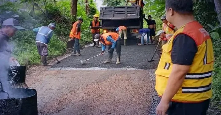 Pemeliharaan Jalan di Caringin Dorong Mobilitas Warga