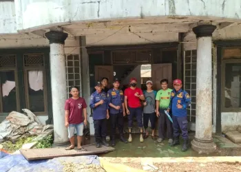 Damkar Sukabumi Kendalikan Kebakaran di Cimanggu