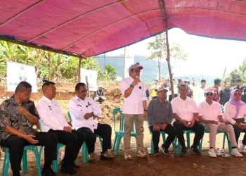 Menko PM Tinjau Pemulihan dan Ketahanan Bencana di Cisolok